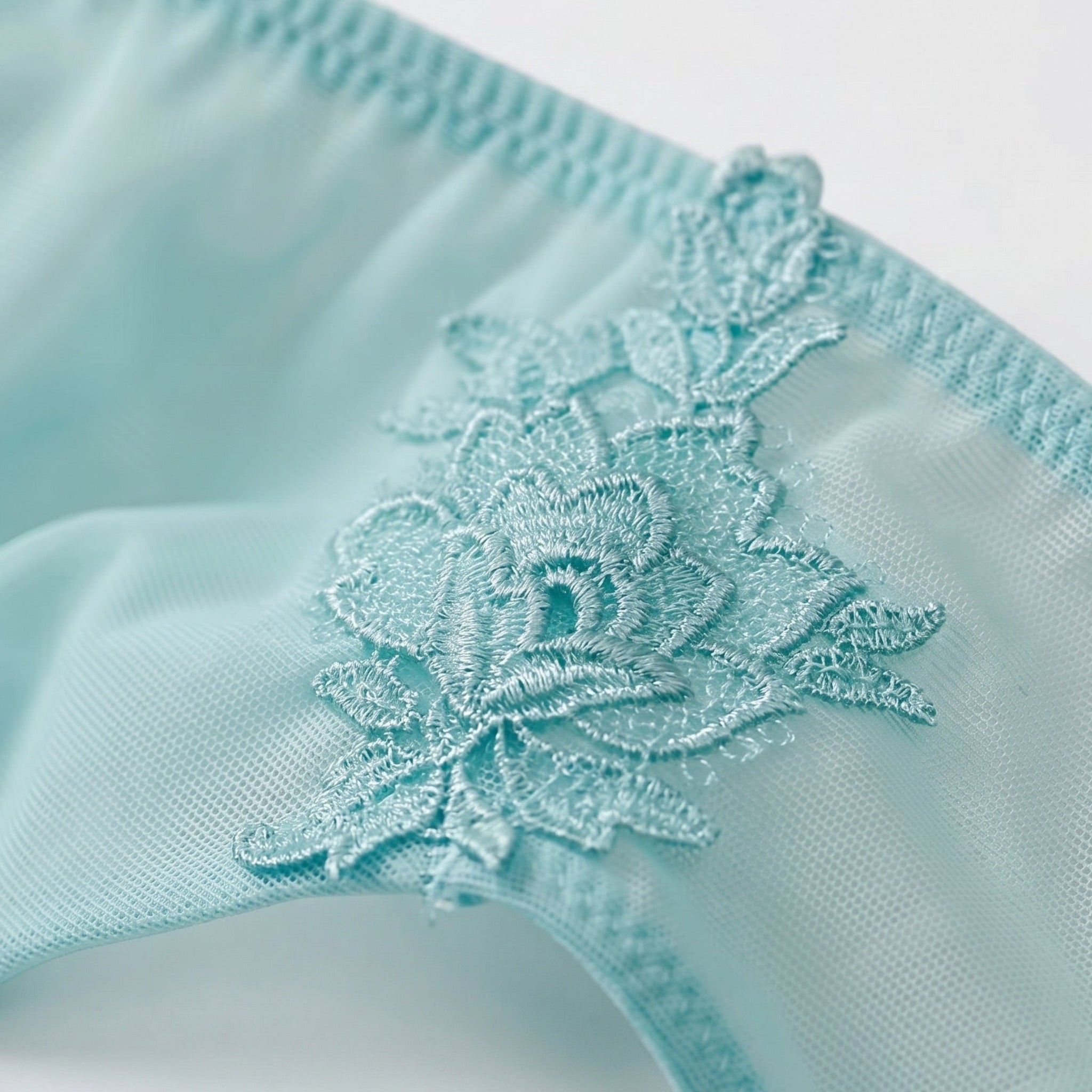FleurEase™ Embroidered Comfort Set